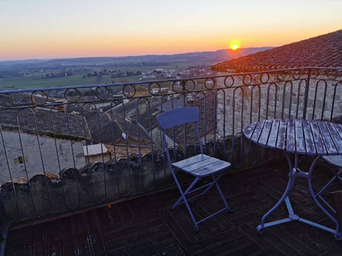 Maison De Charme Spacieuse, Terrasse Et Vue Sur La Place モンフランカン エクステリア 写真